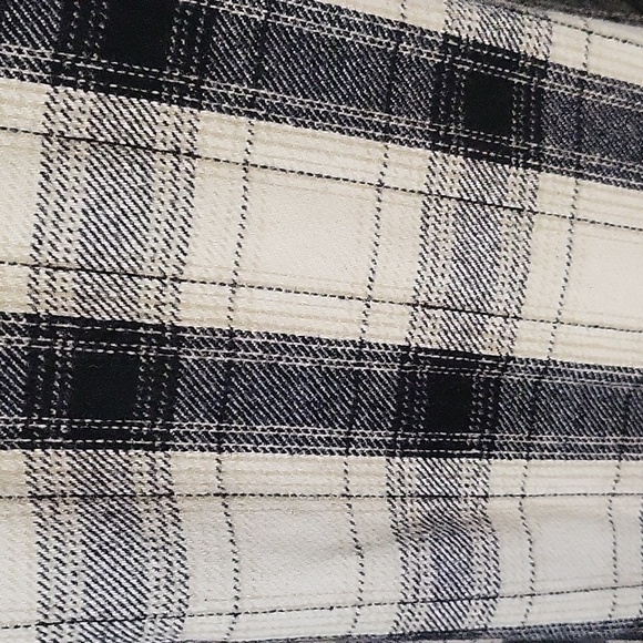 Lucky Brand Black & Cream Plaid Midweight Shacket Coat - Size Medium - Picture 4 of 12